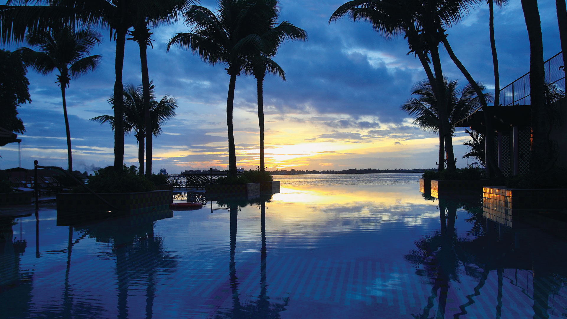 Taj Malabar Kochi Poolside