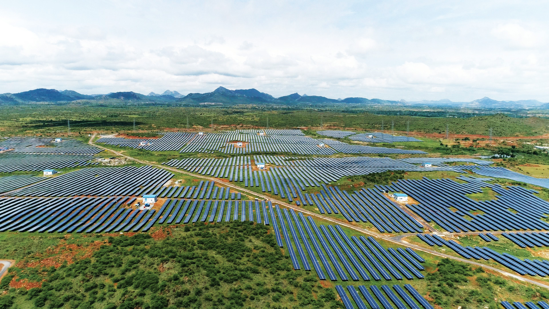 An image of a solar power plant